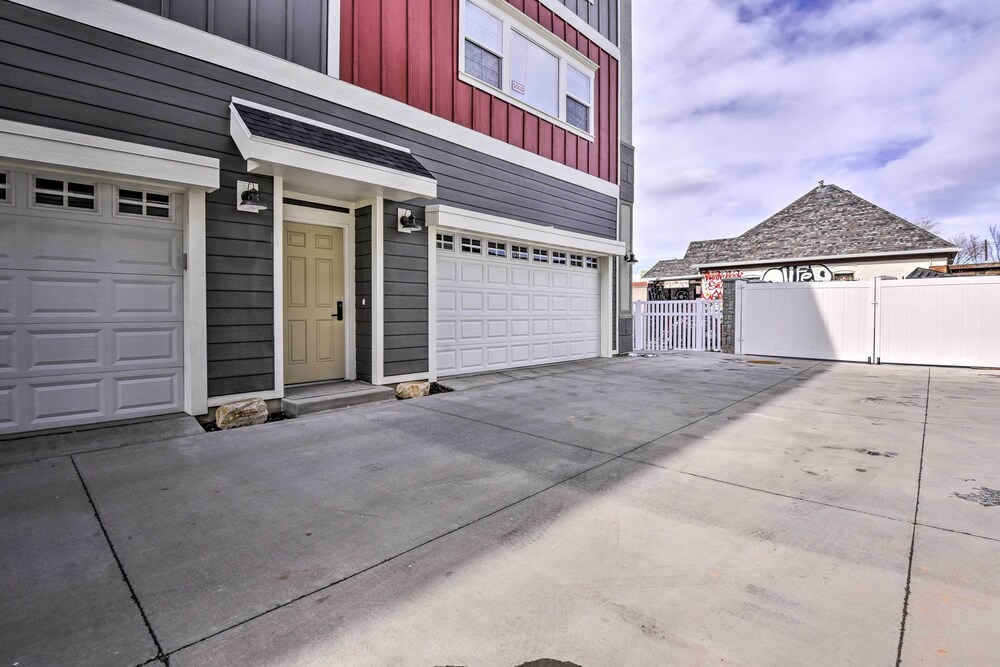 South Salt Lake Townhome - Family Friendly! view 3