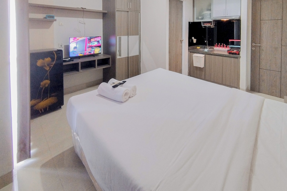 Simply Design Studio At Taman Melati Surabaya Apartment