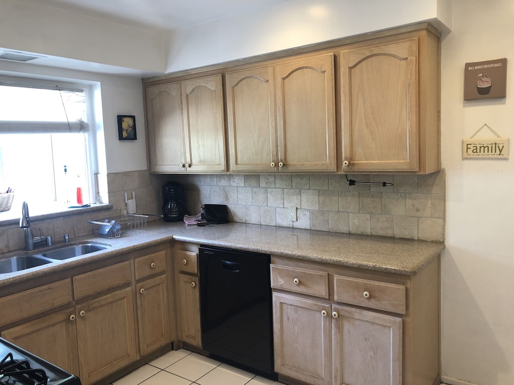Lovely 2 Bedroom Home with Pool
