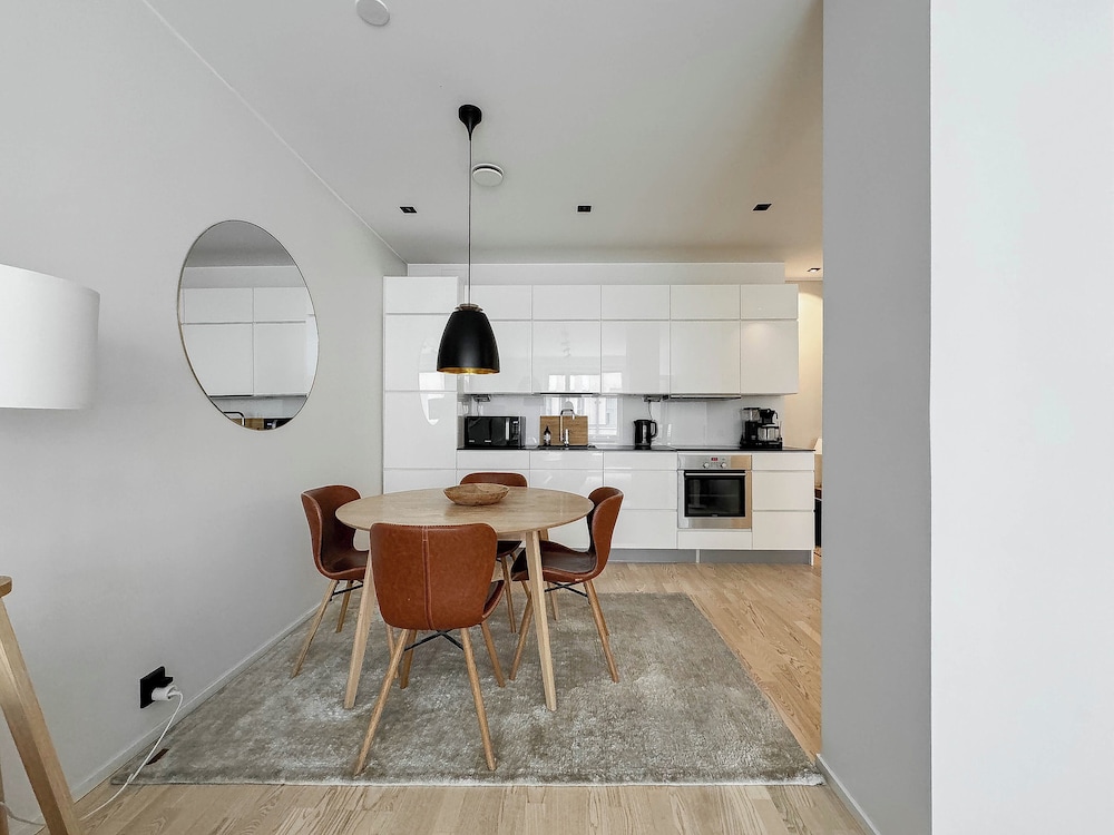 Stylish Downtown 2BR Flat with Sauna and Work Area