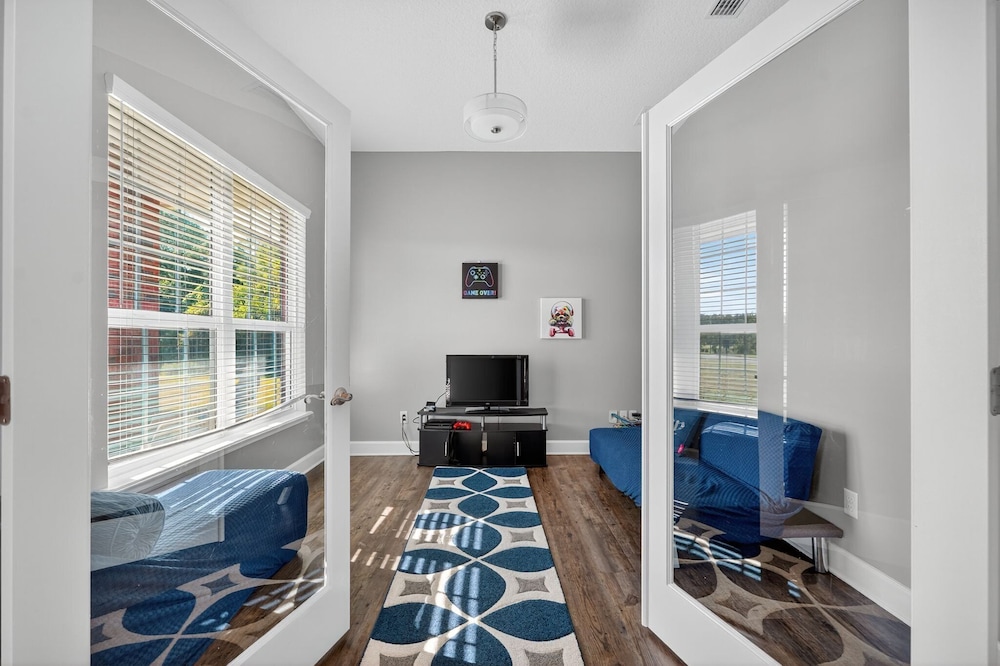 Floridays Manor 4 Bedroom Home