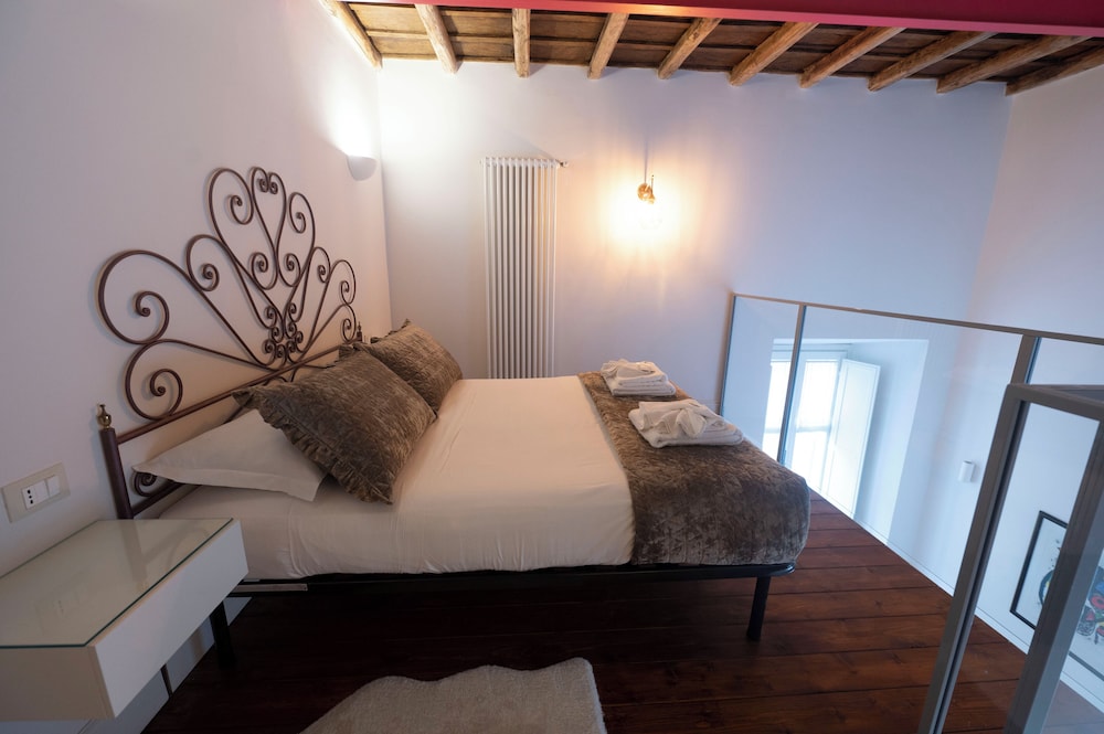 Campo De' Fiori Apartments