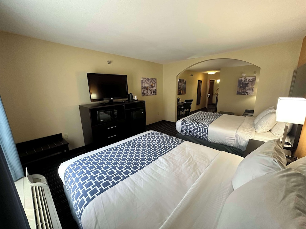 Best Western Plus Bass Hotel  Suites - Property Image 13