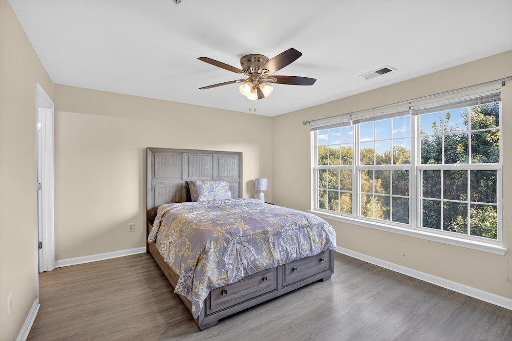 Cozy Pikesville Penthouse With Basketball Arcade 2 Bedroom Condo
