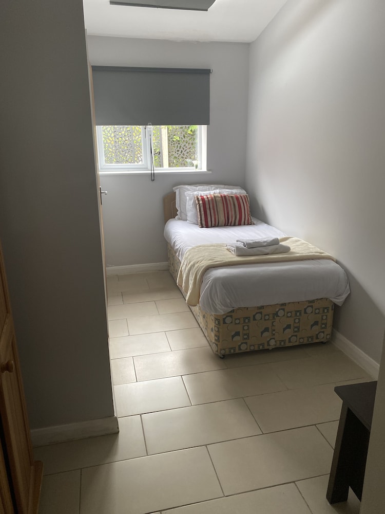 2 En-suite Bedrooms Flat in Kidlington ,oxford view 2