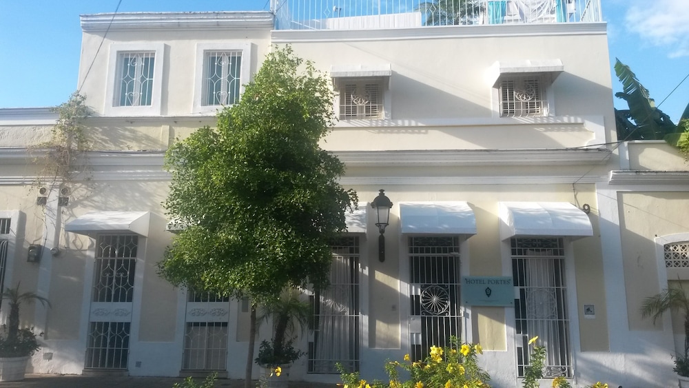 Hotel Portes 9 - Image 1