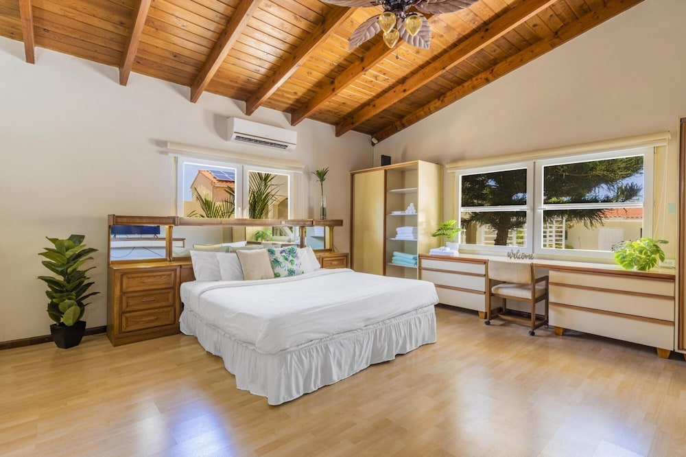 Deluxe Mansion Steps to Beach Pool Sea Views