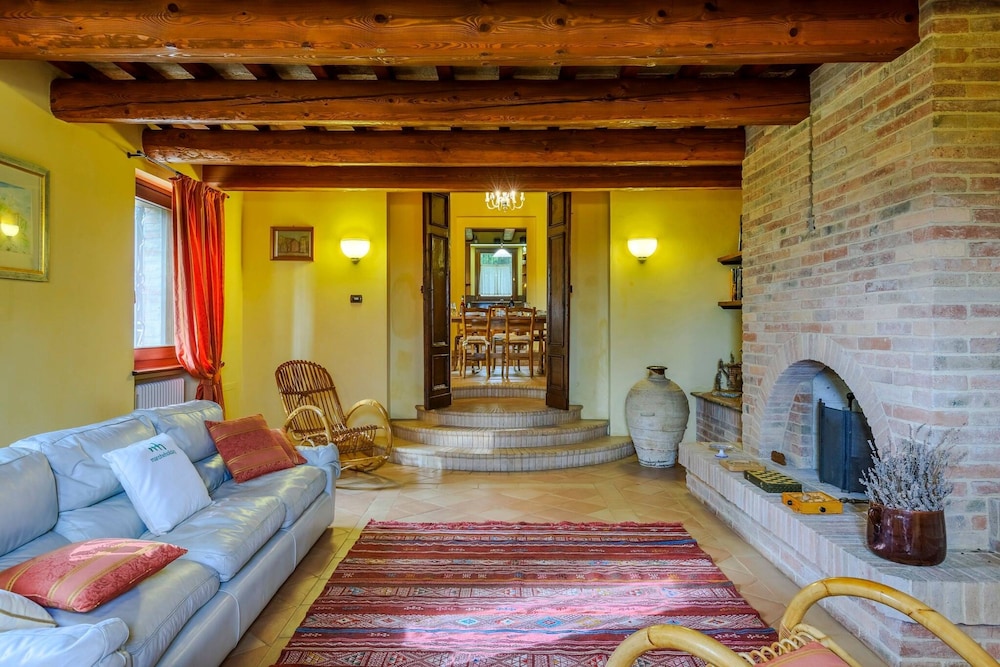 Villa Emilianna 12 2 by Marche Holiday Villas