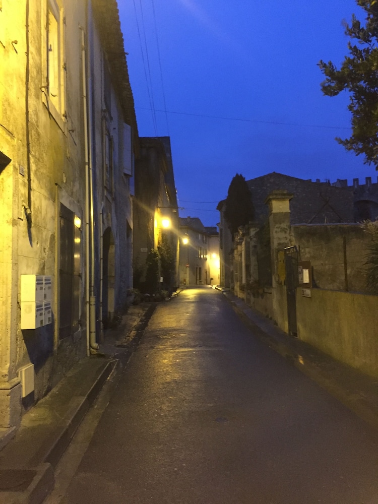 Le Flamant Rouge Guesthouse