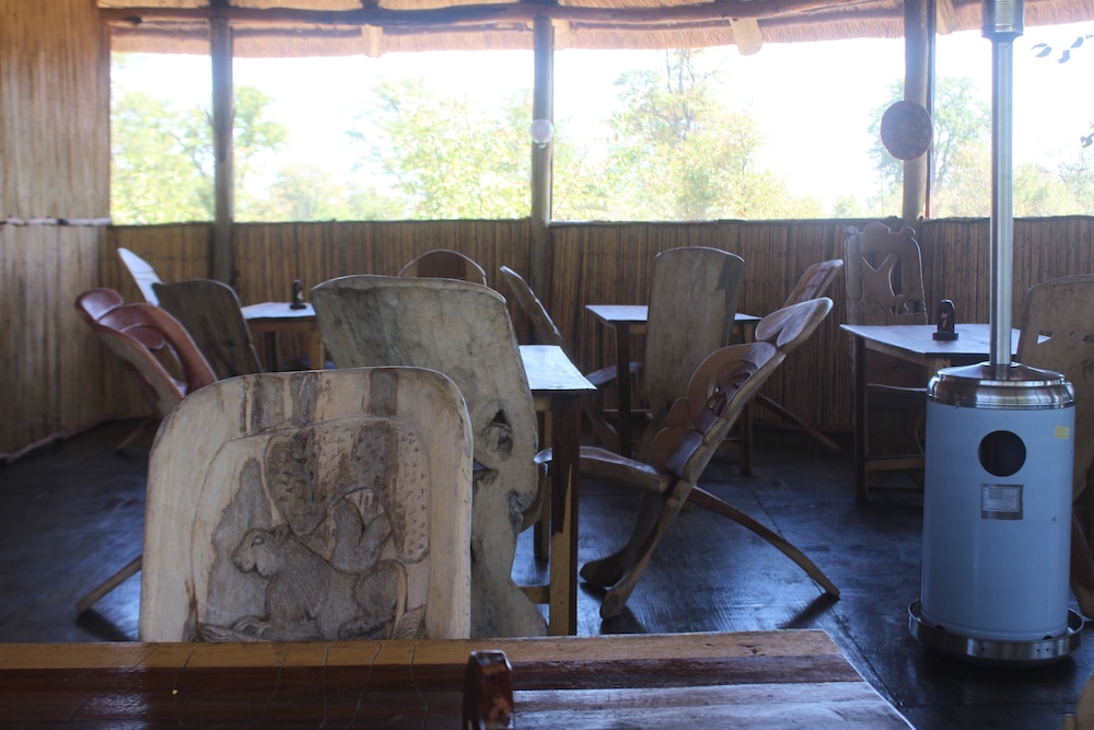 Dzibanana Lodge & Camping