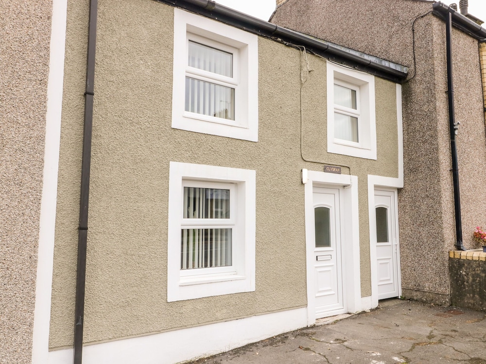 Clydfan Cottage