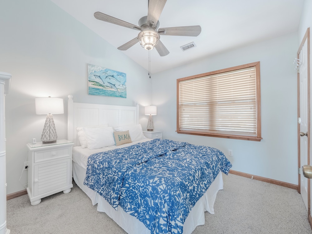 Paradise Palms by Topsail Realty