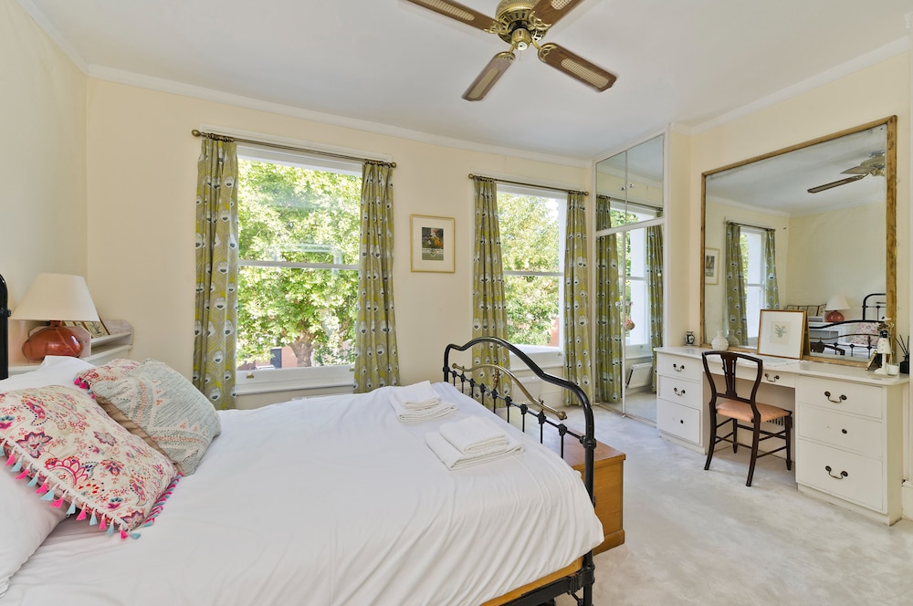 Spacious Family House With Garden Near Battersea Park by Underthedoormat