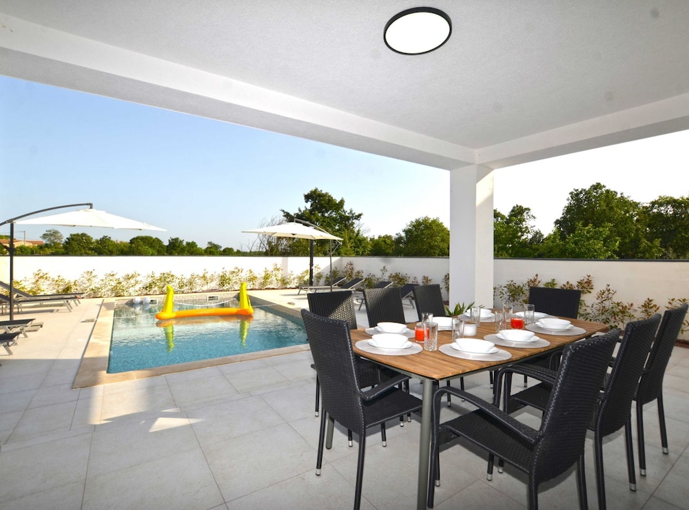 Refined and Inviting Villa in Kanfanar