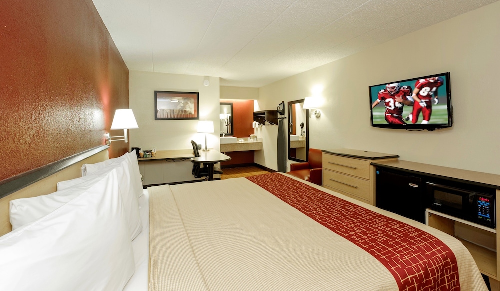 Columbus Vacations - Red Roof Inn Columbus West - Hilliard - Property Image 15