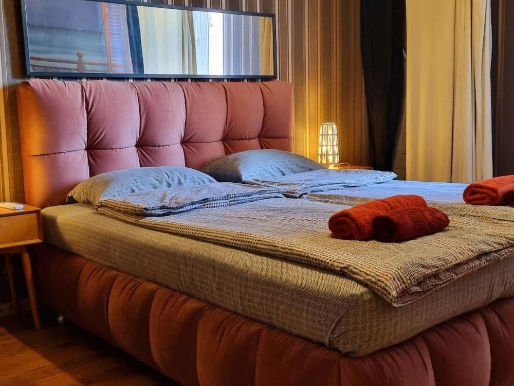 Central Apartment Shishman