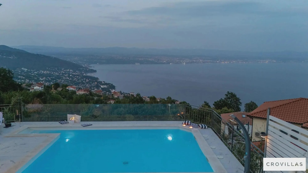 Villa Lauriana Nearby Opatija - Crovillas