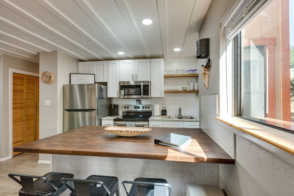 Cozy Angel Fire Condo - Walk to Ski Resort! view 2