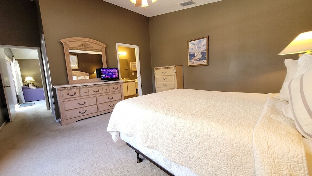 HL740BD 4 Bedroom Villa in Hampton Lakes 4 Home