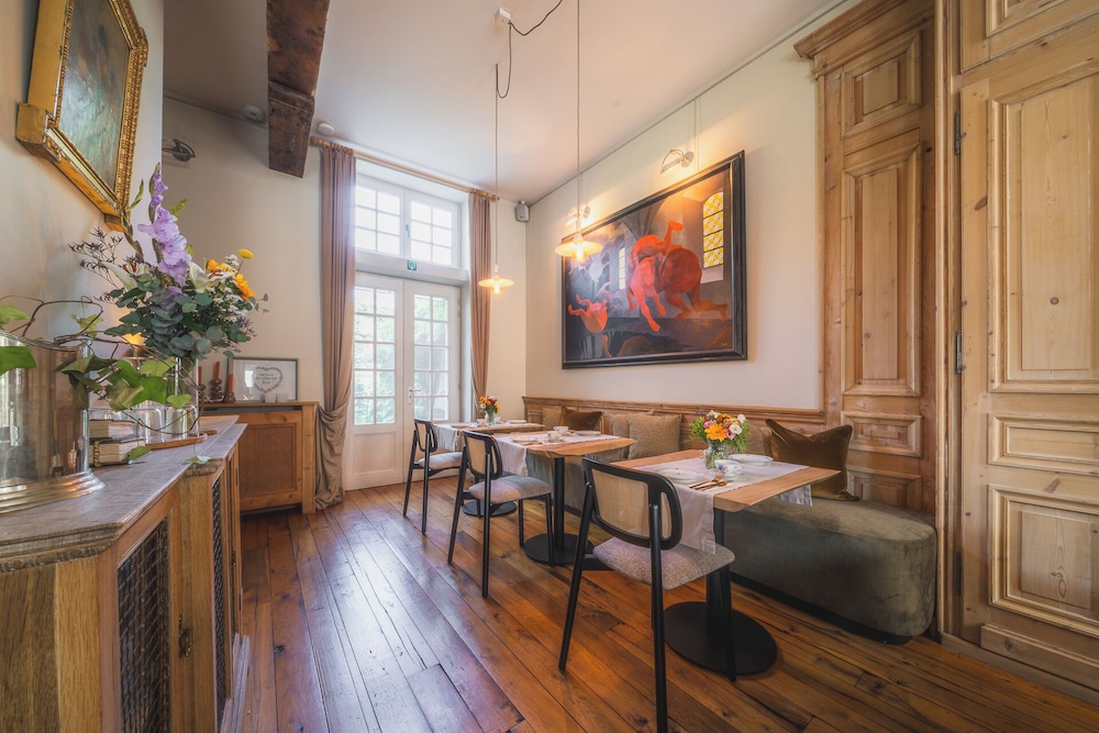 Number 11 Exclusive Guesthouse