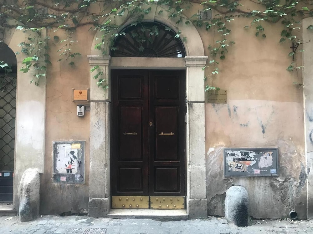 Residenza Domizia- Guest House