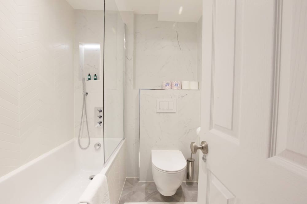 Newly Refurbished 1 Bedroom in Vibrant Notting Hill