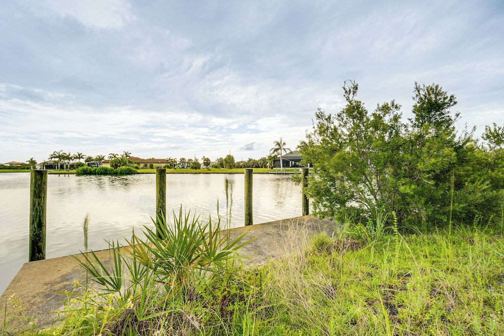 10 Mi to Beaches: Modern Retreat in Port Charlotte