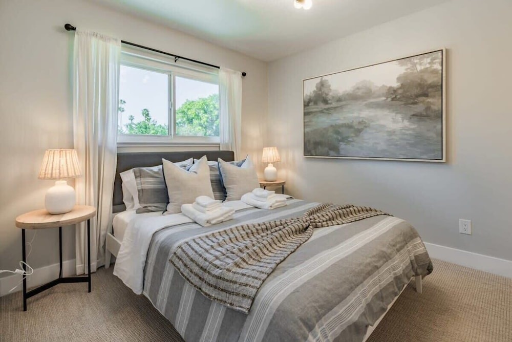 @ Marbella Lane - Cozy Modern Home w/ Relaxing Design & Pool