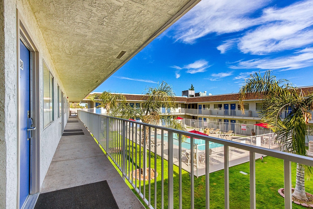 Motel 6 Phoenix North - Bell Road
