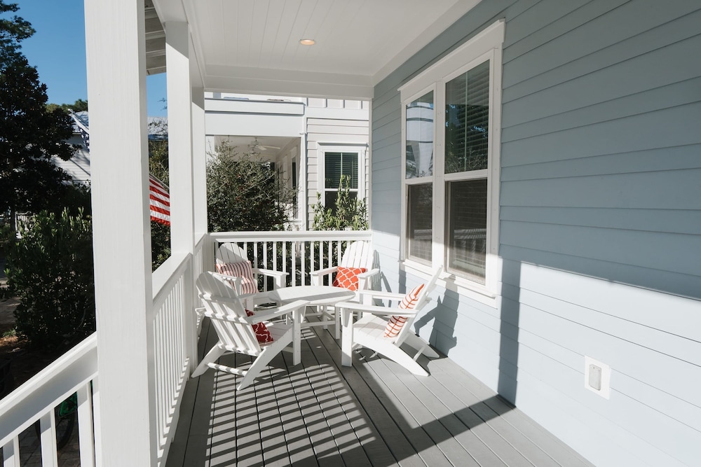 Teal Tides by Avantstay Golf Cart Bikes Pool Access Beach