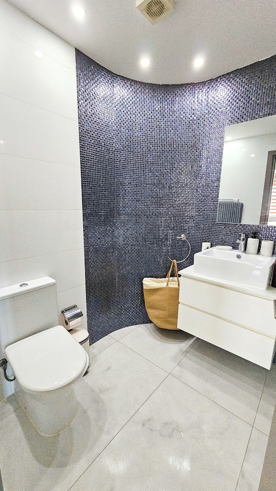 Seaview Business Hub Apartment