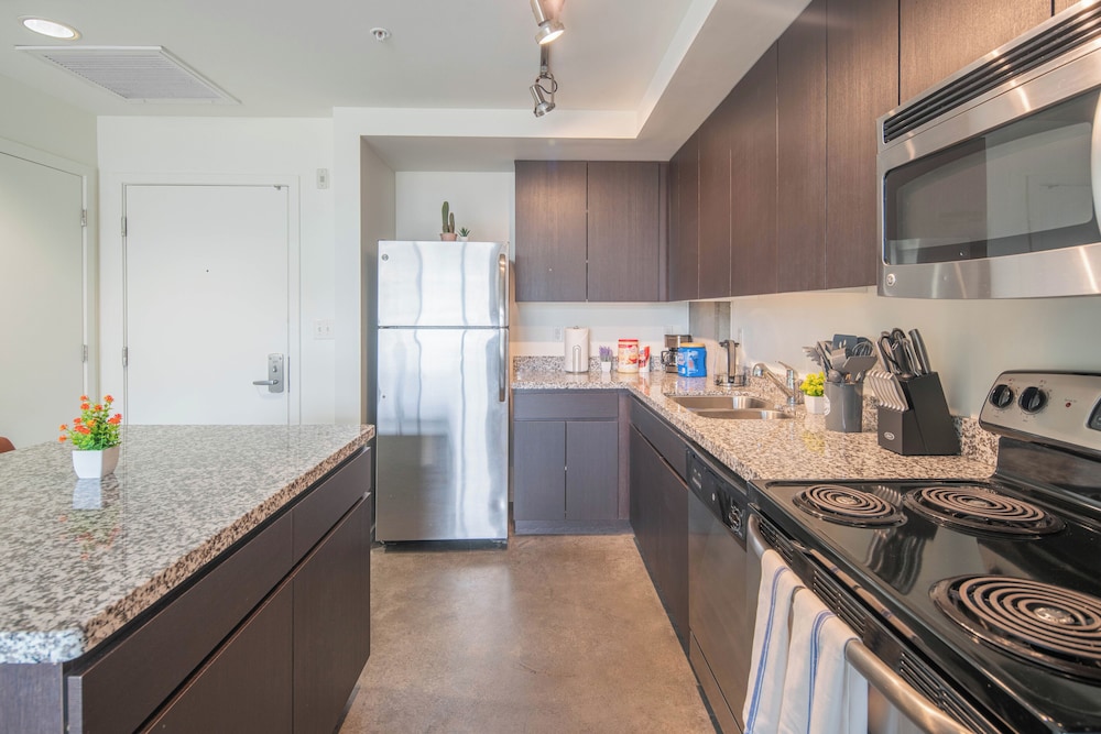 ROVE LIVING/KL - Roosevelt Point