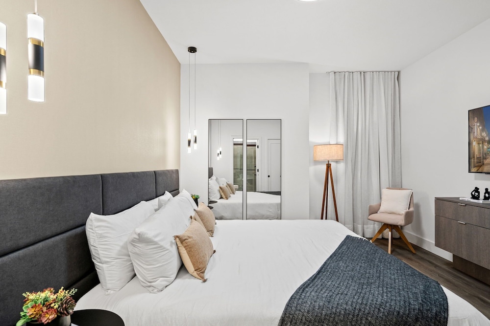 Modern Retreat With Themed Bedrooms Pool