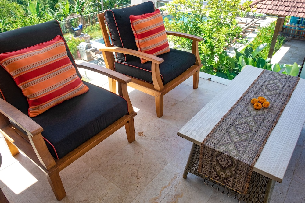 Lebah Villas