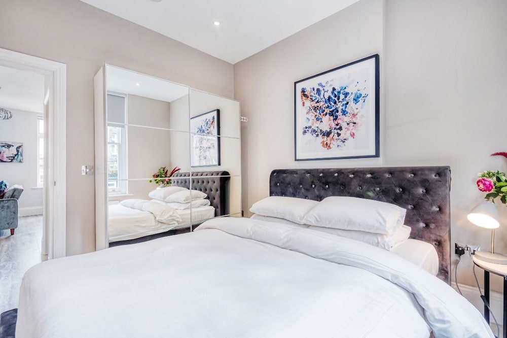 The Village Vixen- Hampstead Village - by Out of Office Lifestyle
