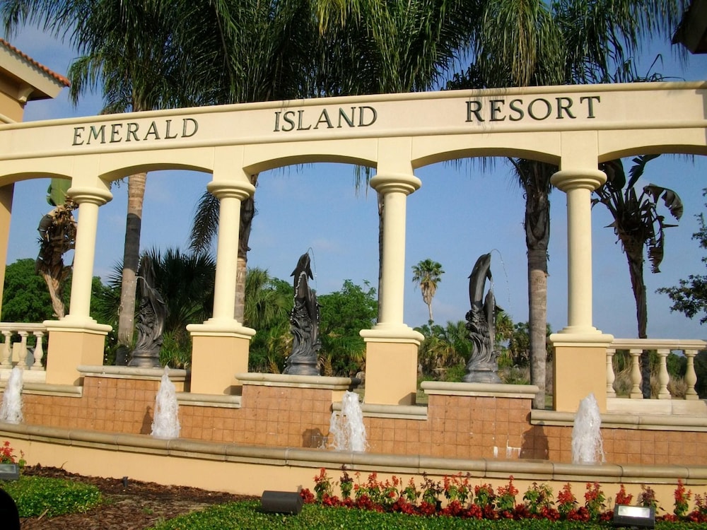 Orlando and Kissimmee Town homes by MyOrlandoStay