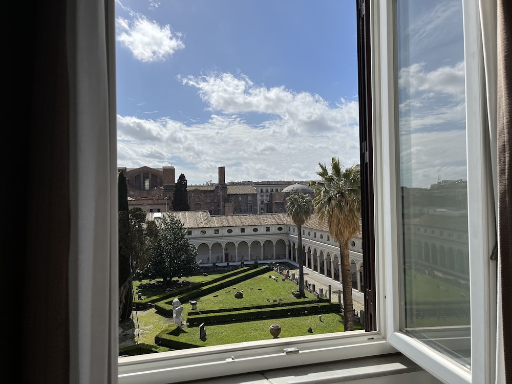 Camere con vista sul Chiostro Di Michelangelo