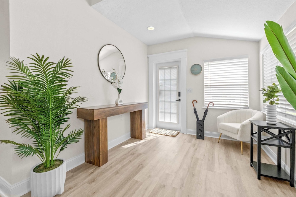 Barefoot Bungalow For 4