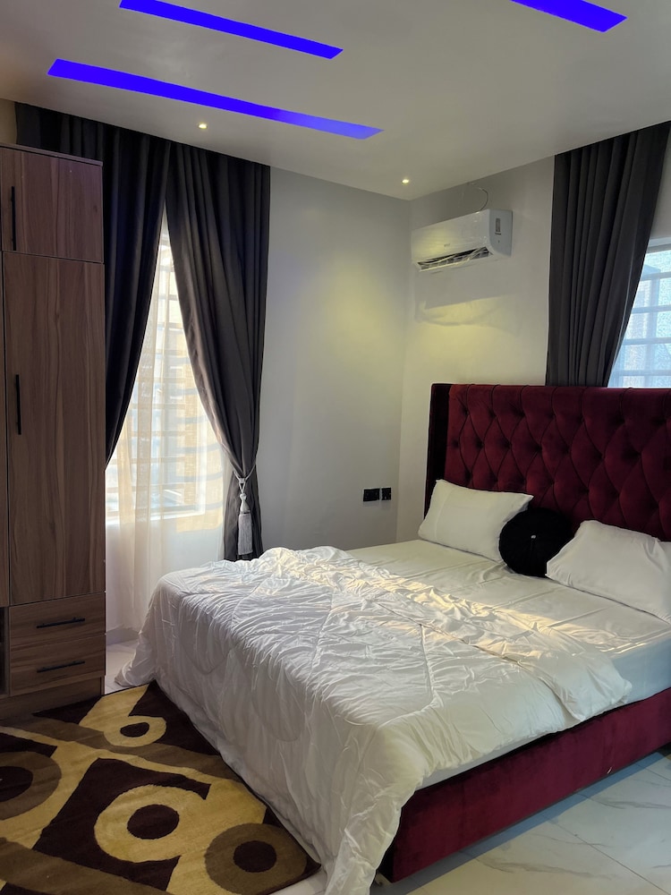 KOZY APARTMENT & LOUNGE