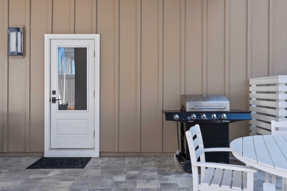 Grayt Digs by Avantstay Next to Beach, Oceanview