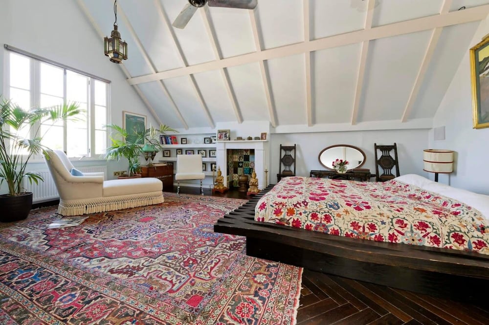 Stylish 5 Bed House in St John s Wood Maida Vale