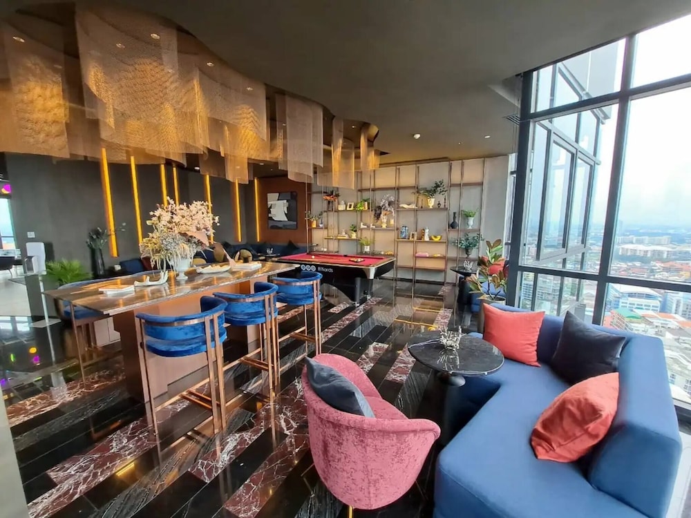 Elegant Room With Roof Top Pool - Best In Pattaya