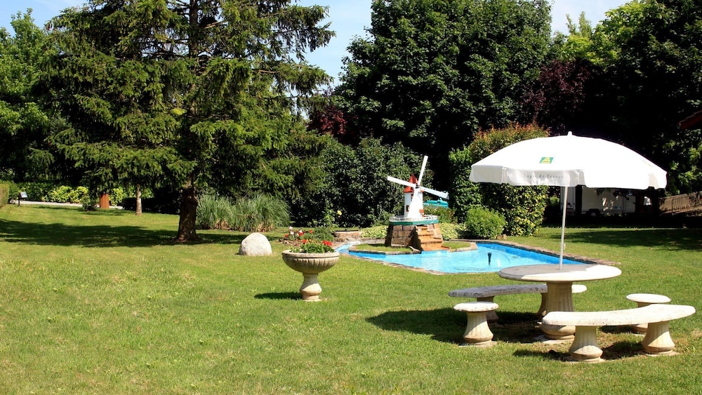 Hotel La Bombardiere - Property Image 6