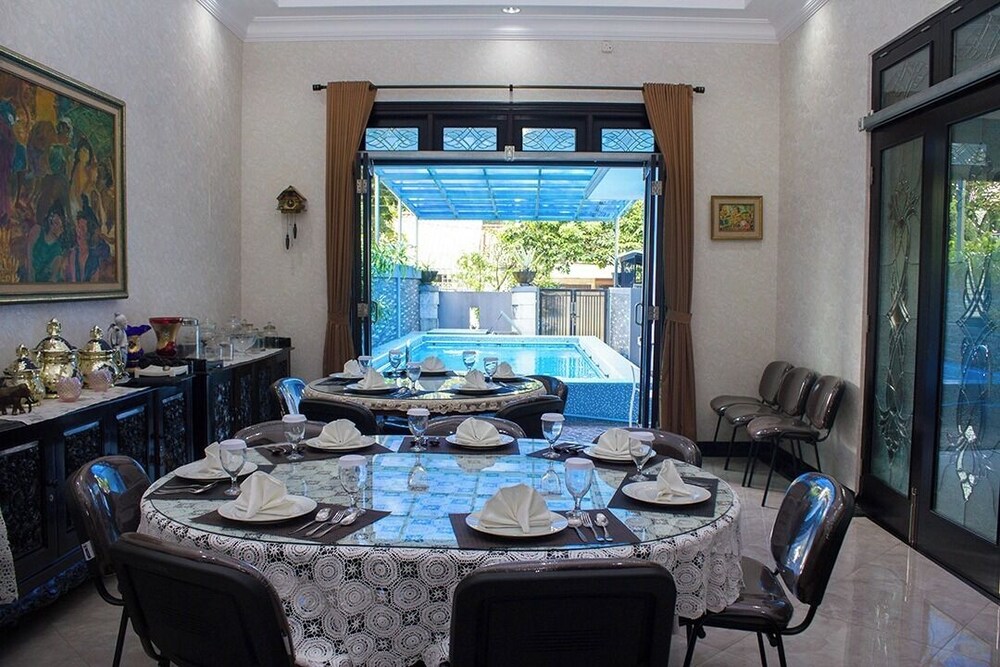 Cozzy Kostel Salak Hospitality