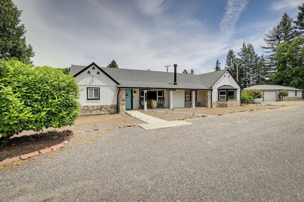 Sonoma County Vacation Rental w/ Vineyard Views!