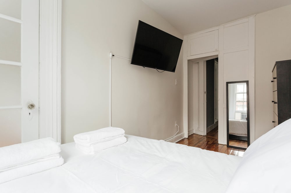 West Village 2 BR and Private Roof Deck