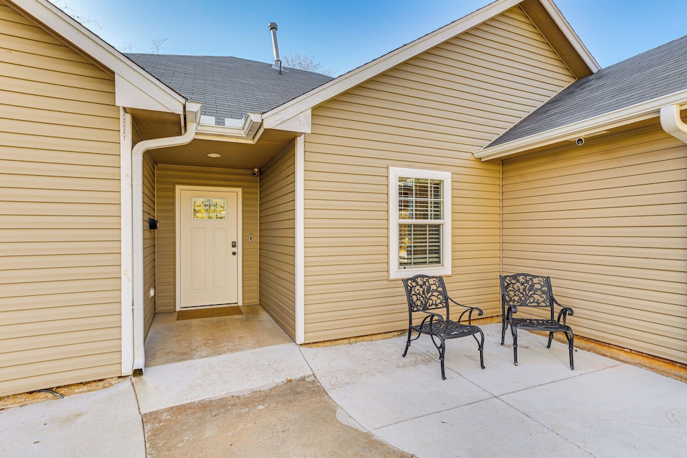 Sauna, Hot Tub & Cold Plunge: Oklahoma City Home!