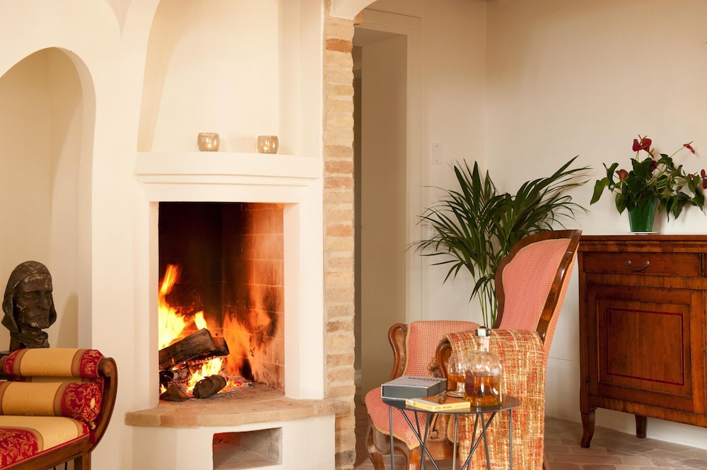 Manor in Marche With Pool Near Adriatic