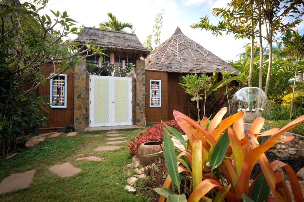 Reewa Waree Resort