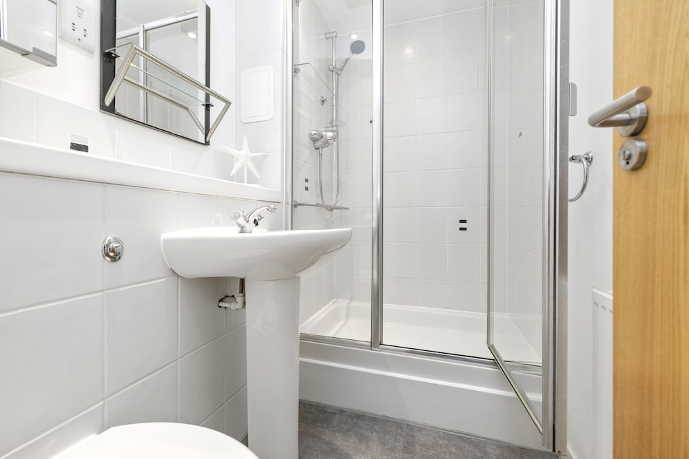 JOIVY Stunning 2-Bed Flat W/ Free Parking